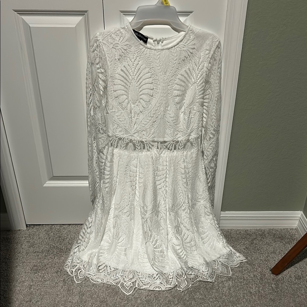 Elegant White Lace Dress